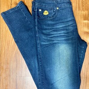 Dereon skinny jeans
